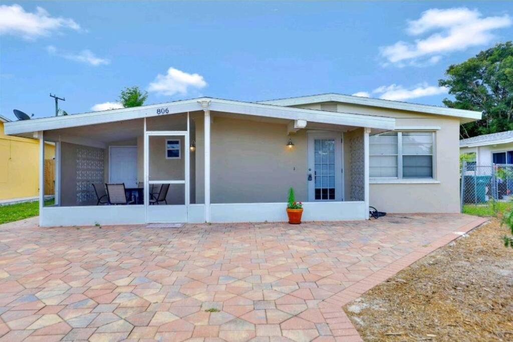Comfy 3 Bedroom With Parking & Close To Everything North North Naples Εξωτερικό φωτογραφία